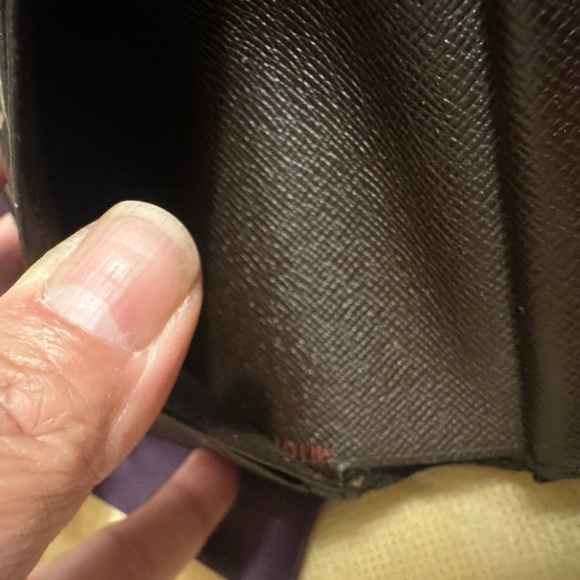 Louis Vuitton Damier Kisslock Wallet - Picture 10 of 12